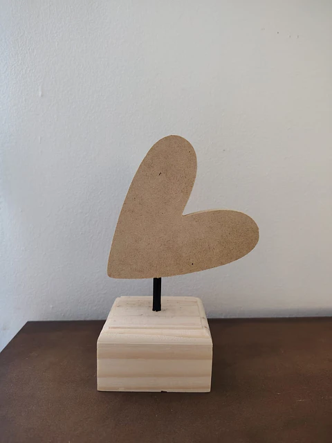 MINI PEDESTAL CORAZON DE LADO