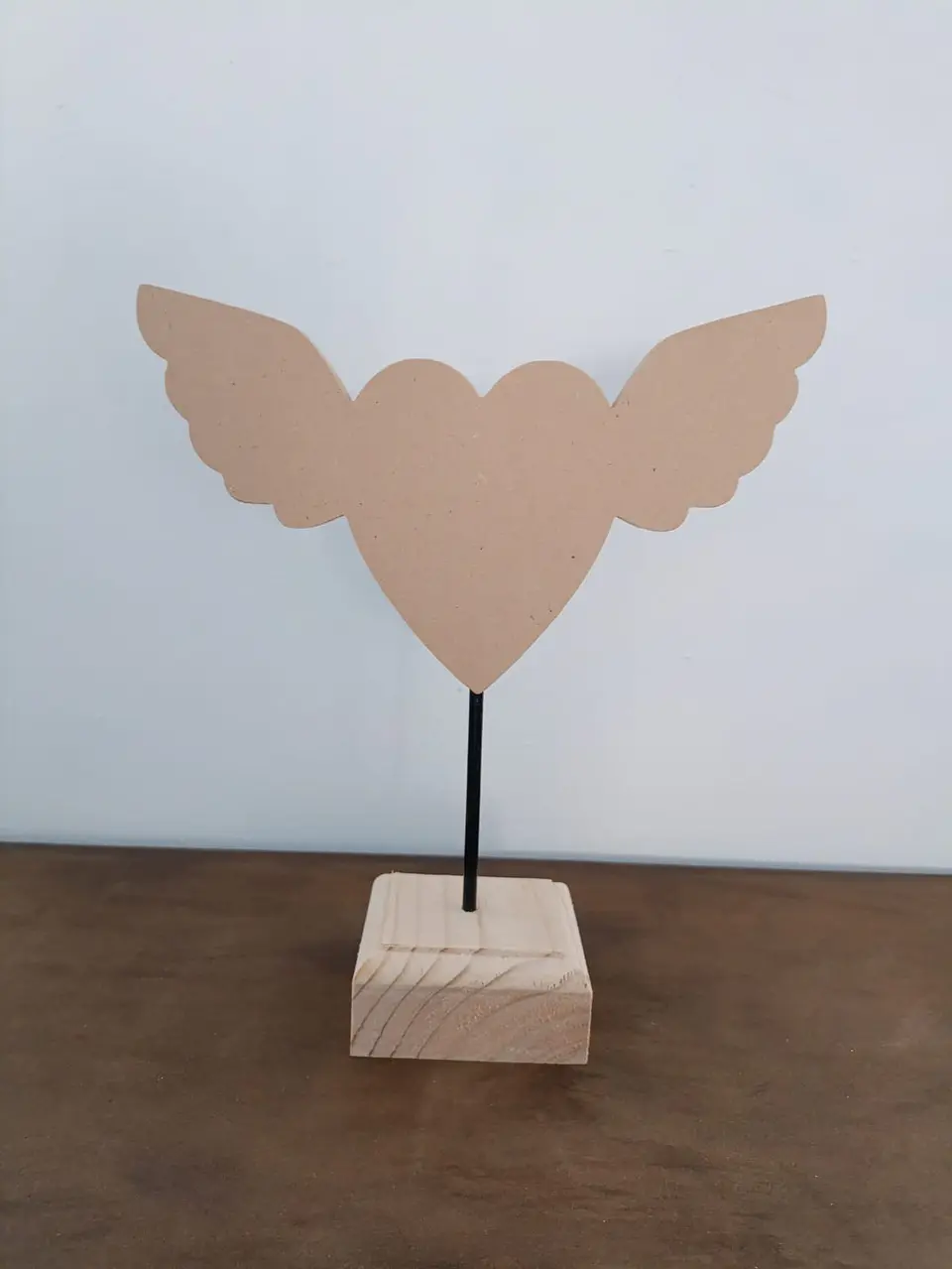 PEDESTAL CORAZON ALADO 1