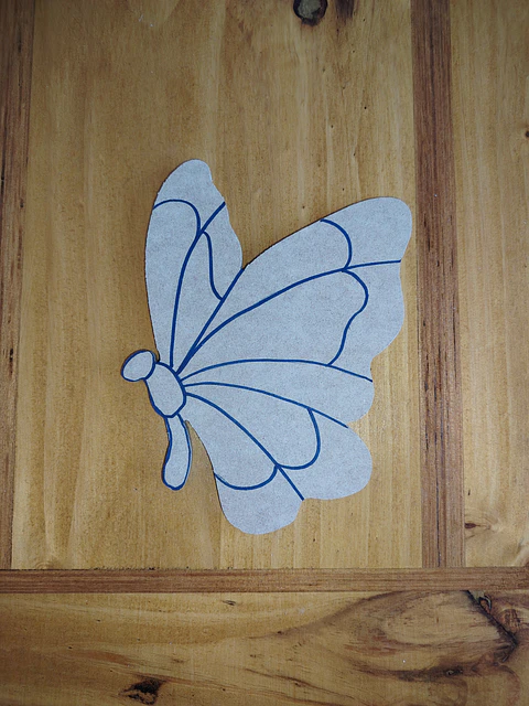MARIPOSA DE LADO