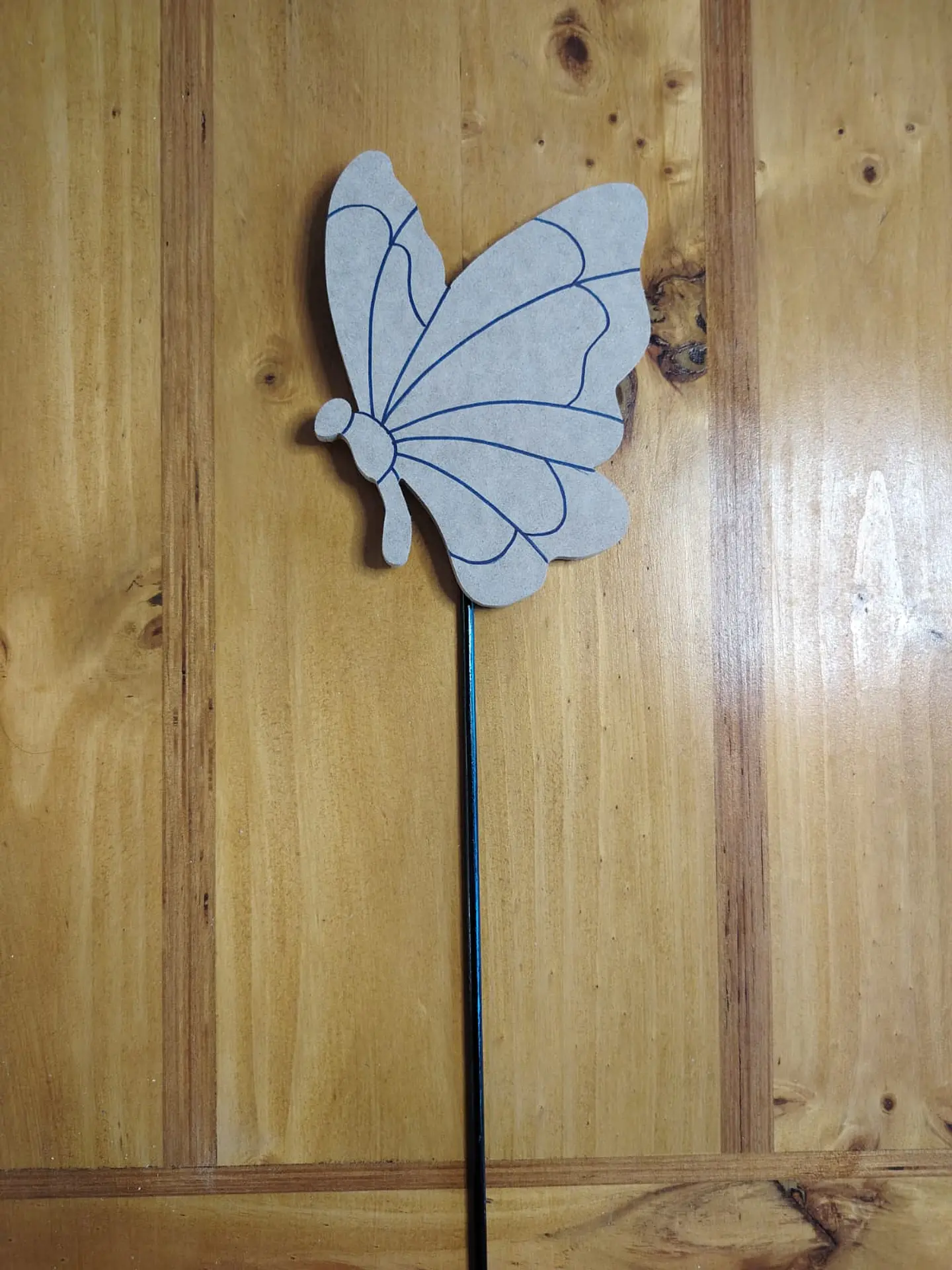 TUTOR MARIPOSA DE LADO 1