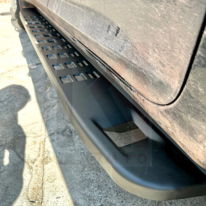 PISADERA RAPTOR METALICO HEAVY DUTY TEXTURADO SIN LOGO 4