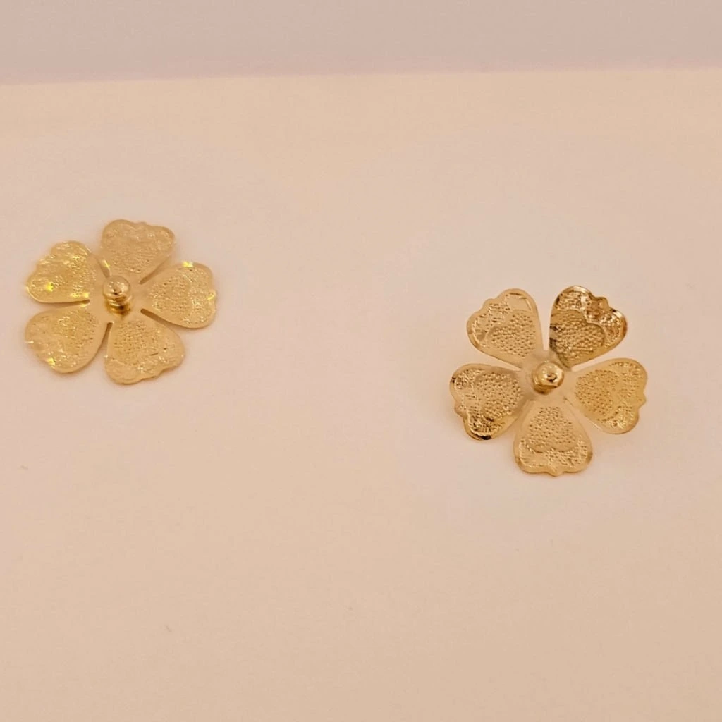 Aretes Topo Diseño Floral Dorado 3