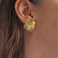 Aretes Dorados Romboides de Diseño Texturizado - Miniatura 1