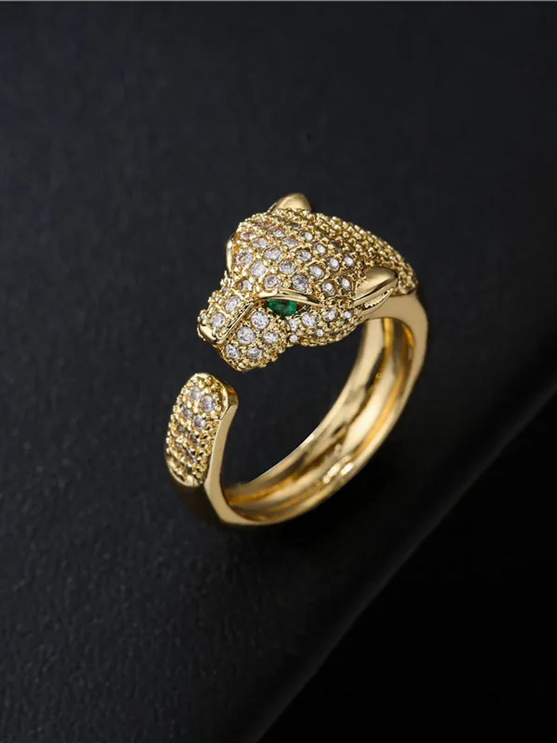 Anillo con incrustaciones de circonitas cúbicas de animales 2