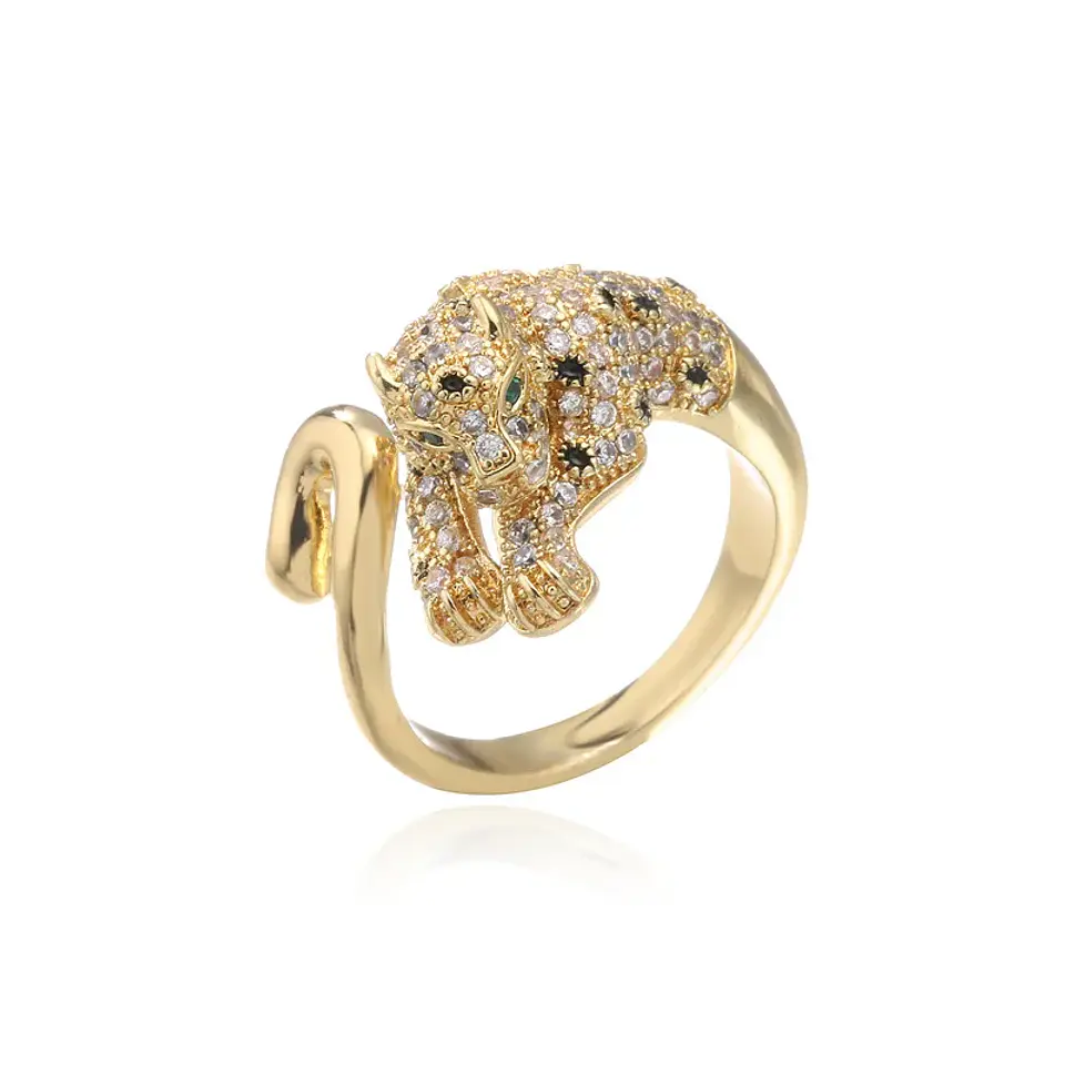 Anillo con incrustaciones de circonitas cúbicas de animales 10