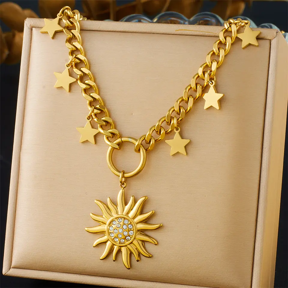Collar con colgante de estrella de mar, luna y sol dorado, moderno y elegante, de acero inoxidable  7