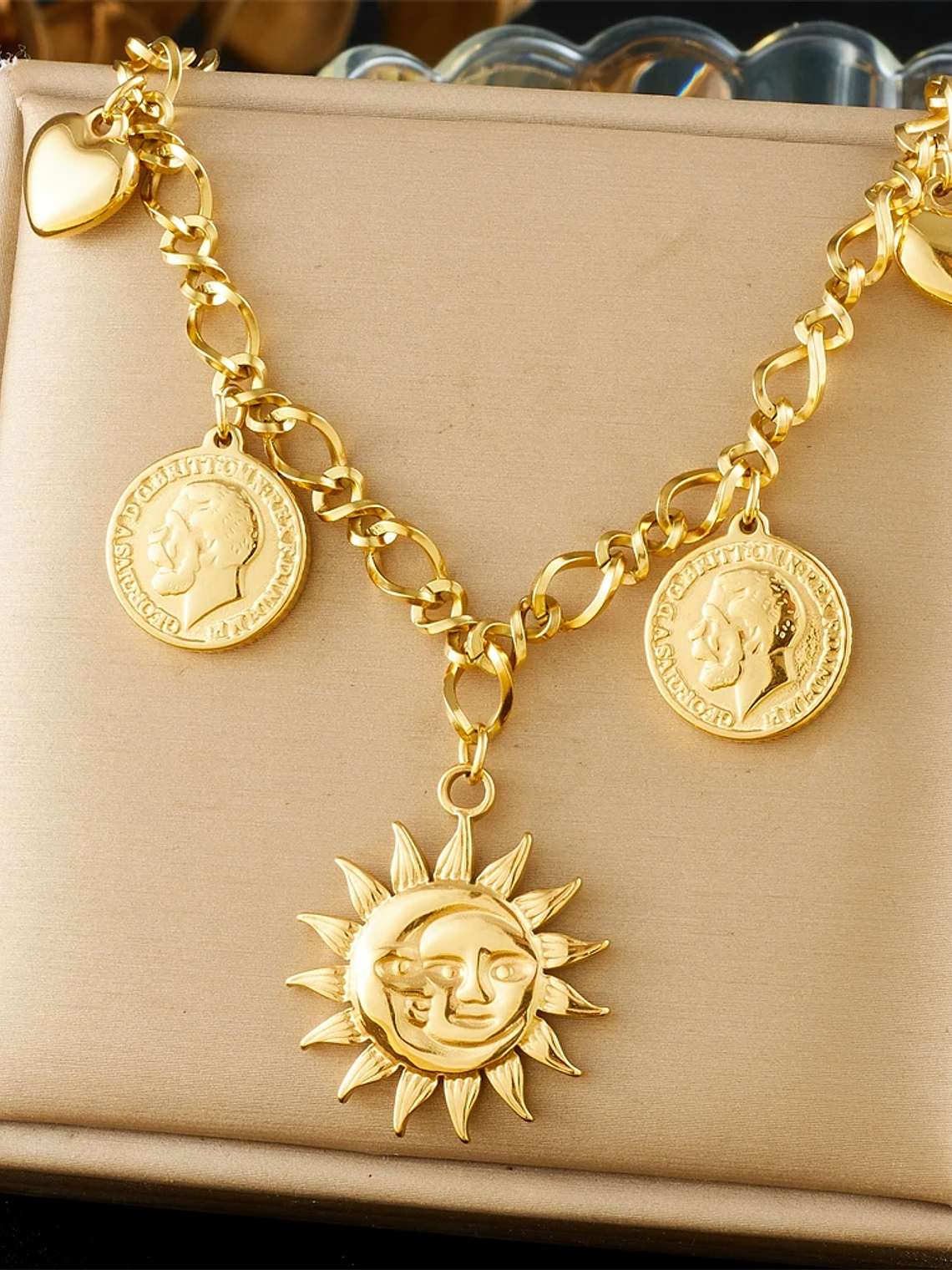 Collar con colgante de estrella de mar, luna y sol dorado, moderno y elegante, de acero inoxidable  9