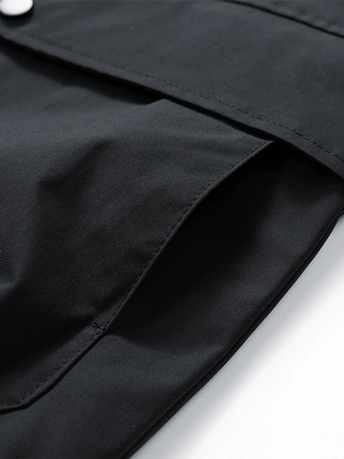 Chaqueta cortavientos con capucha 24