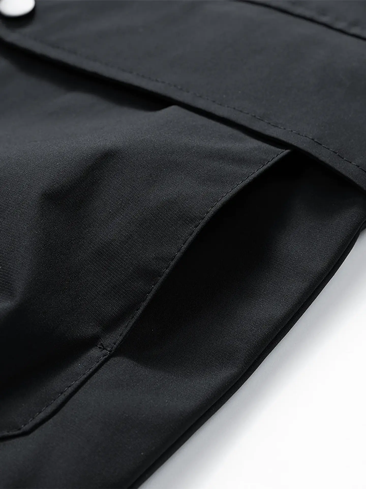 Chaqueta cortavientos con capucha 24