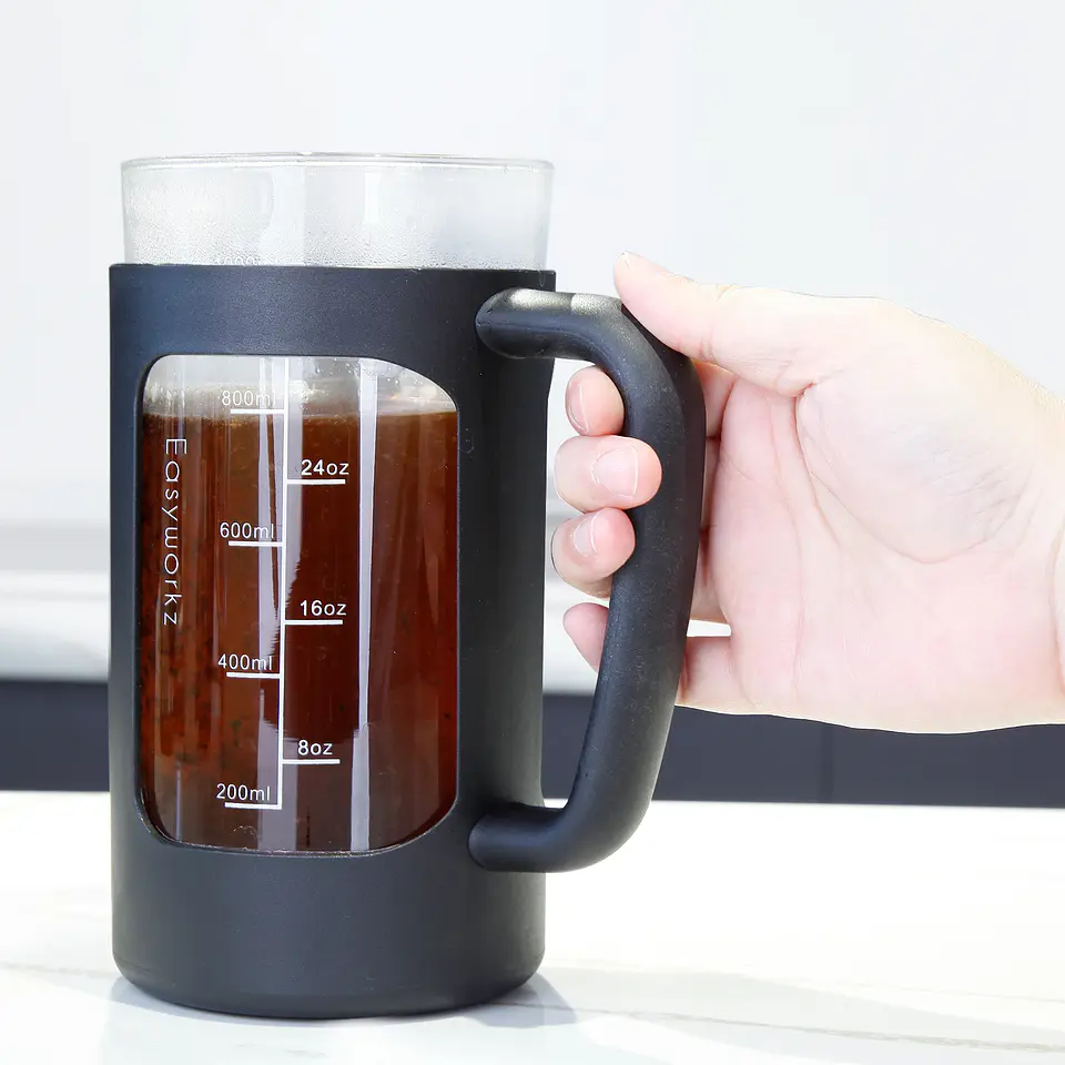 Cafetera Francesa vidrio de borosilicato y mango de agarre suave. 10
