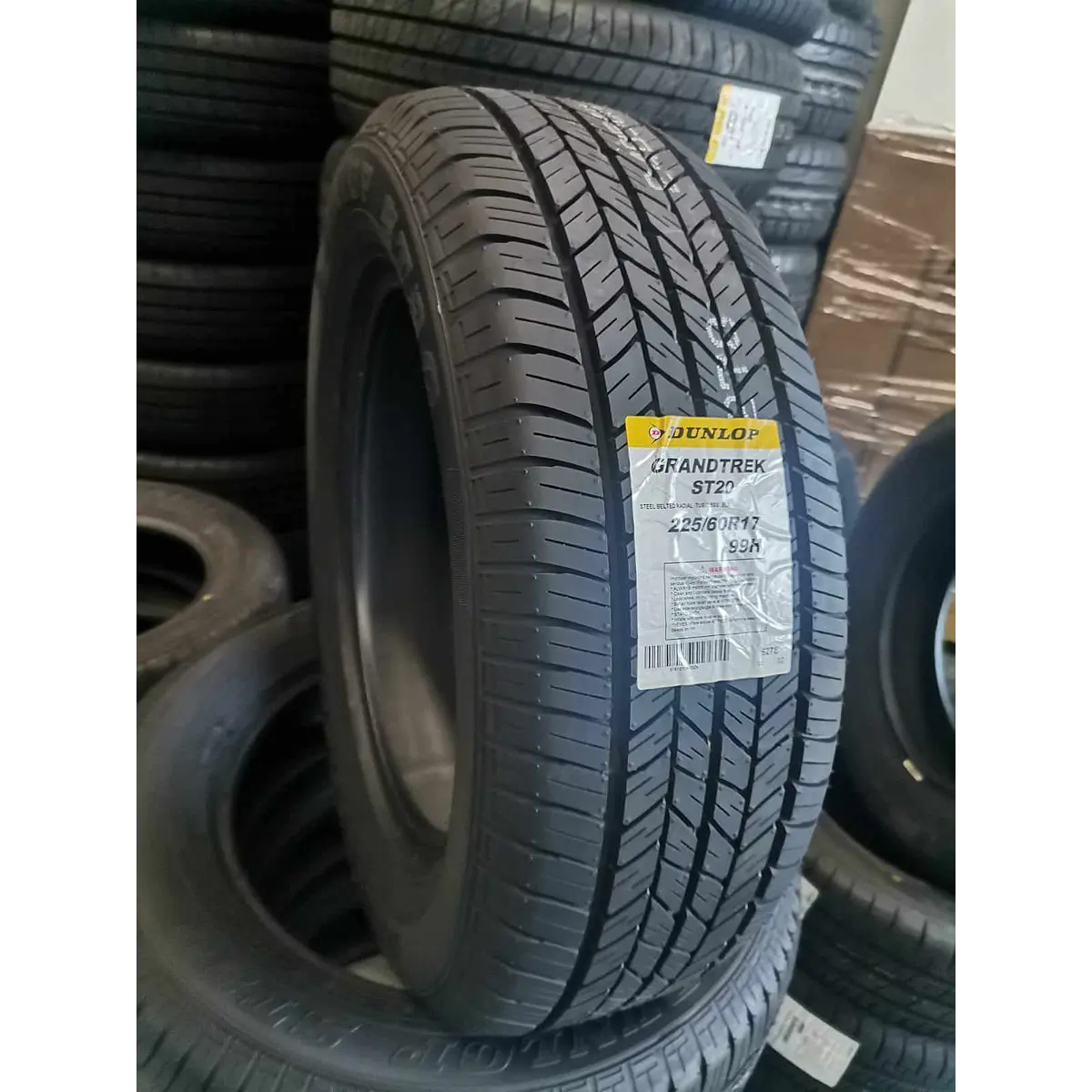 【取引中】ダンロップ GRANDTREK ST20 225/60R17 NEUMATICO 225/60R17 99H DUNLOP GRANDTREK ST20