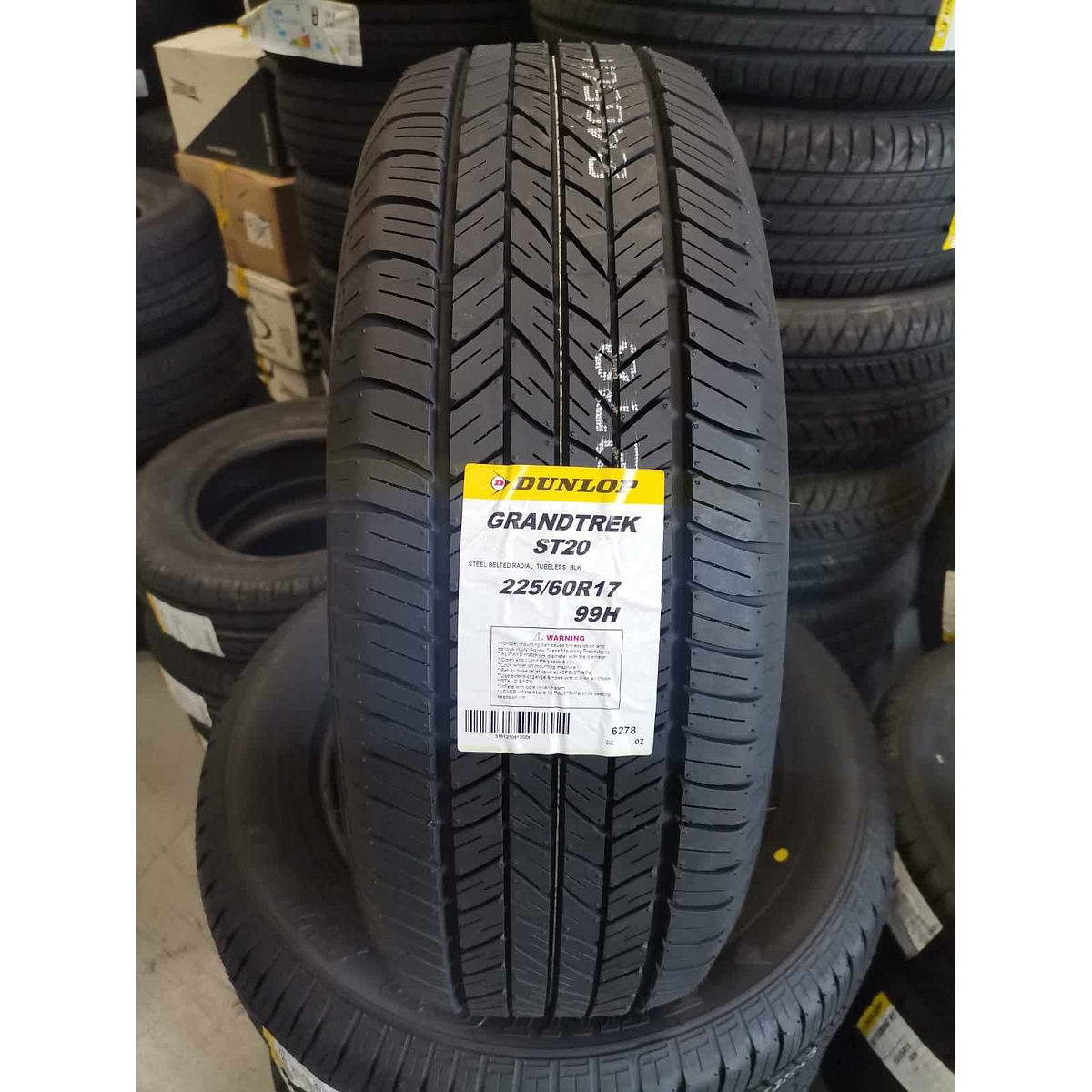 取引中】ダンロップ GRANDTREK ST20 225/60R17