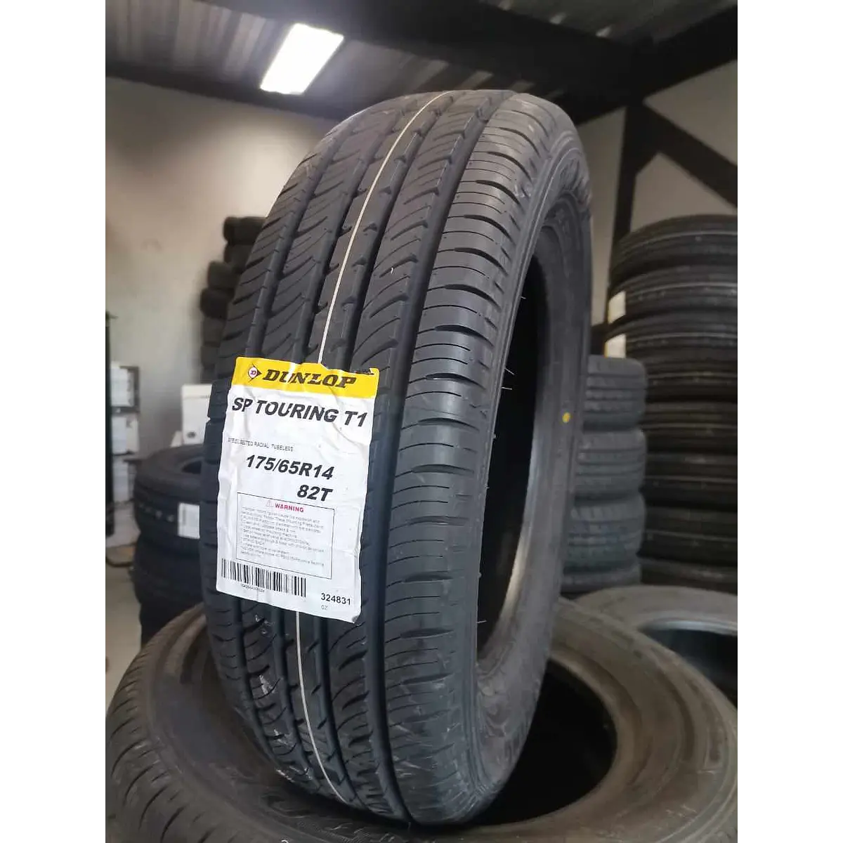 NEUMATICO 175/65R14 82T DUNLOP SP TOURING T1