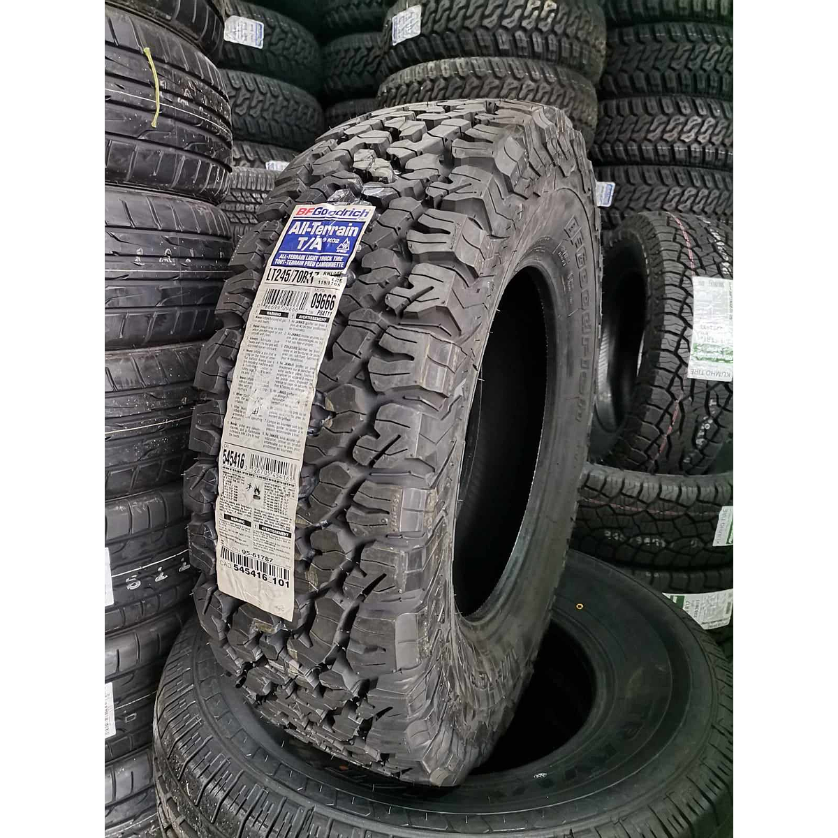 NEUMATICO 245/70R17 BF GOODRICH ALL TERRAIN T/A KO2