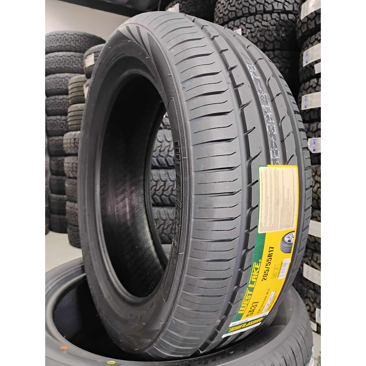 Neumático 205/55R17 95W Westlake Sa37
