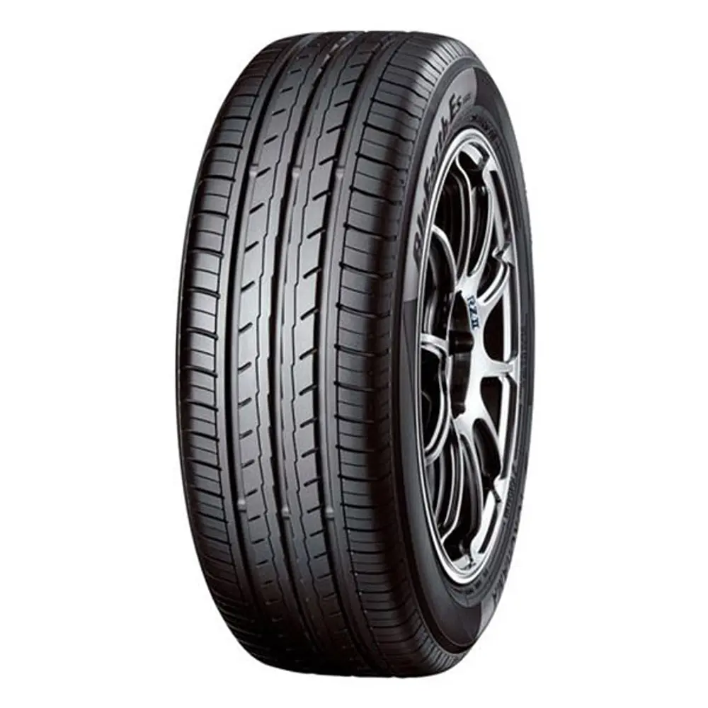 Neumatico 185/55R16 83V Yokohama Bluearth ES32