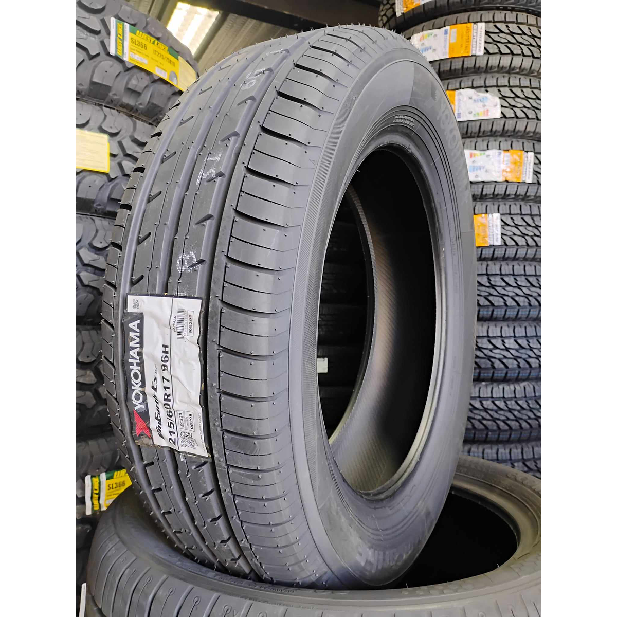 215/60R17 YOKOHAMA BluEarth-Es ES32 4本 yo-es32-4set.gif