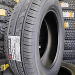 Neumático 215/60R17 96H Yokohama Bluearht  ES32