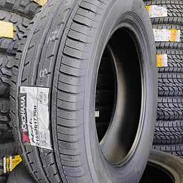 Neumático 215/60R17 96H Yokohama Bluearht  ES32