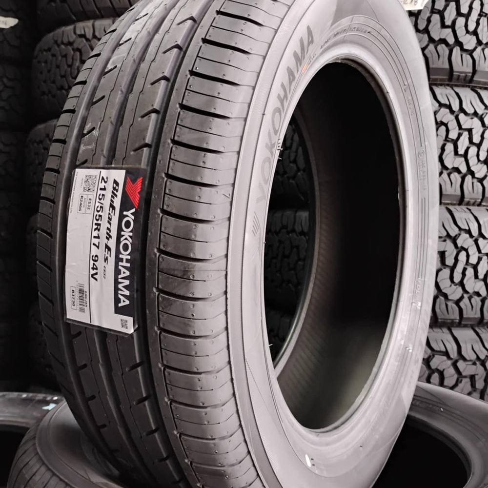 NEUMATICO 215/55R17 94V YOKOHAMA BLUEARTH ES32 