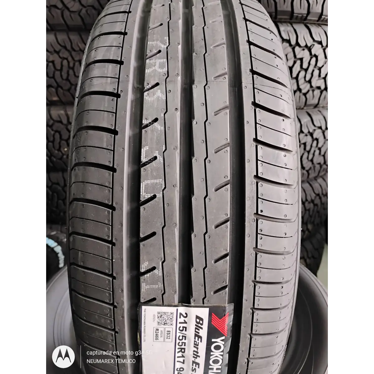 NEUMATICO 215/55R17 94V YOKOHAMA BLUEARTH ES32