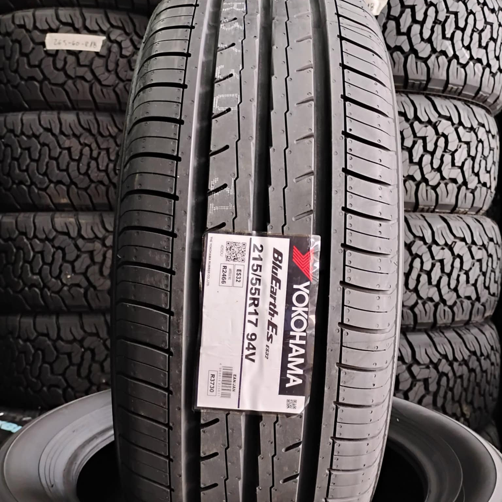 NEUMATICO 215/55R17 94V YOKOHAMA BLUEARTH ES32 