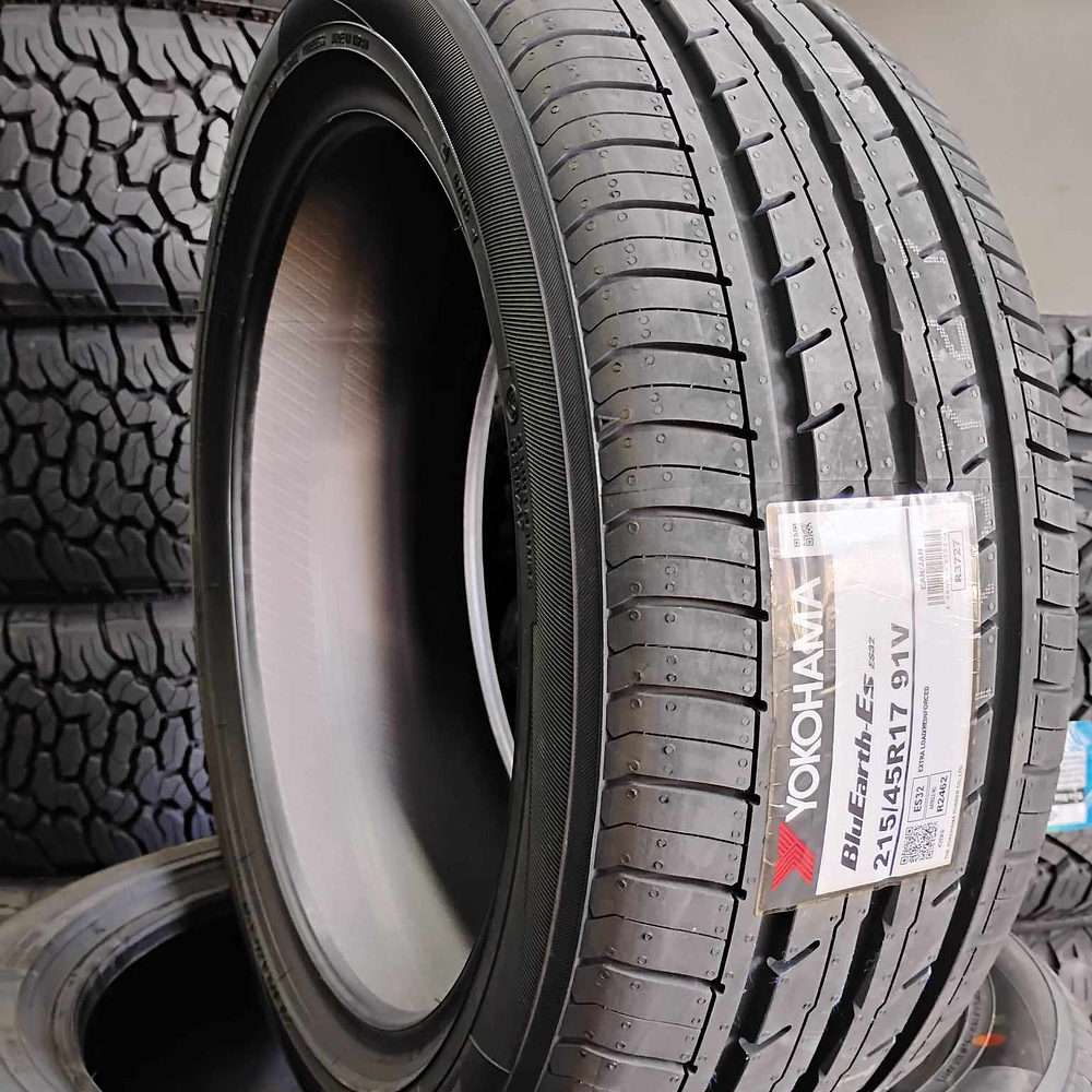 NEUMATICO 215/45R17 91V YOKOHAMA BLUEARTH ES32