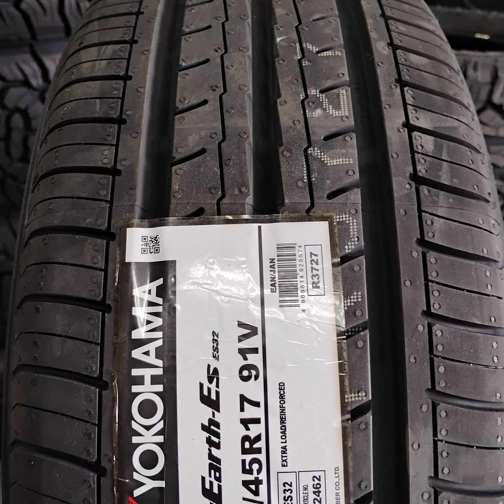 NEUMATICO 215/45R17 91V YOKOHAMA BLUEARTH ES32