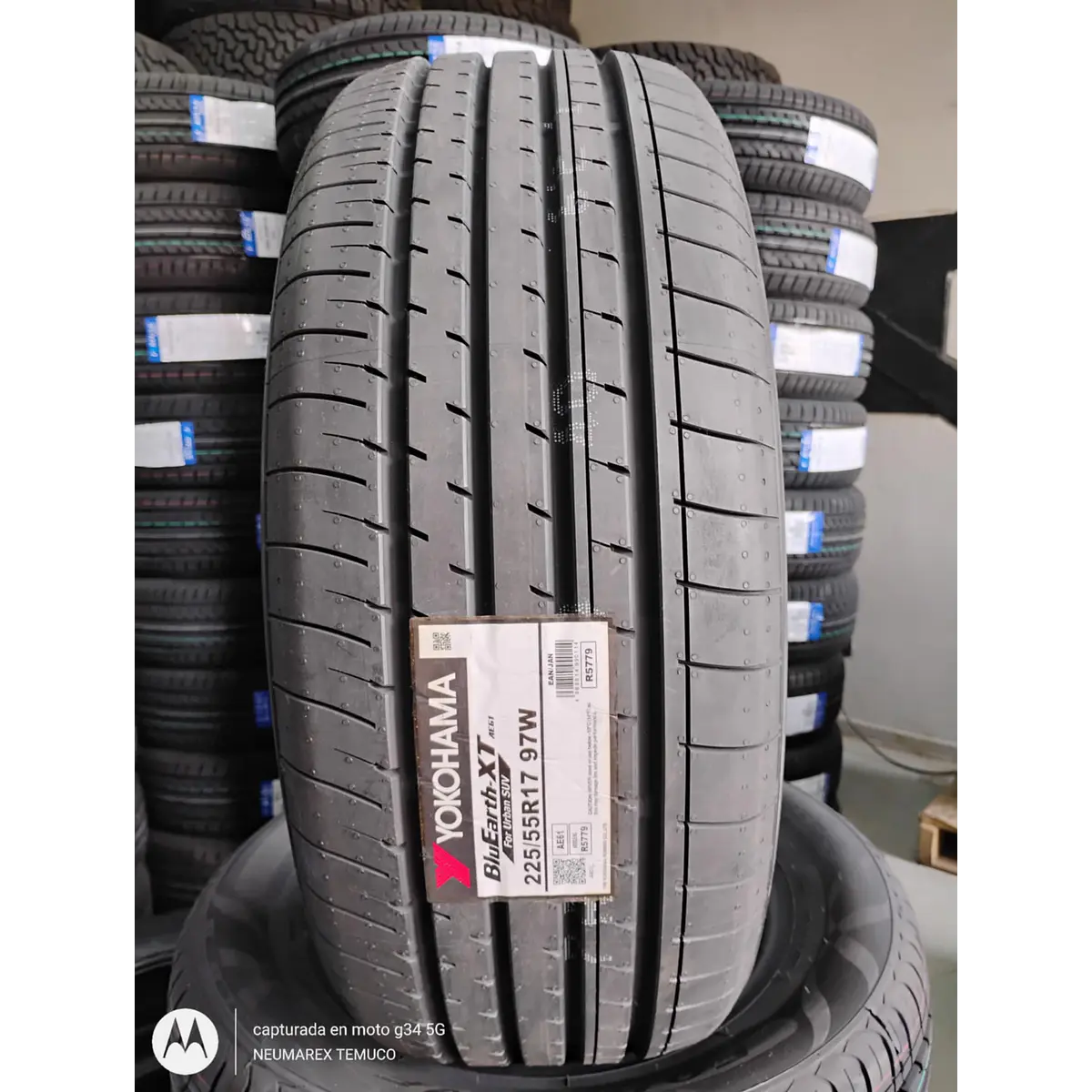 NEUMATICO 225/55R17 97W YOKOHAMA BLUEARTH XT AE61