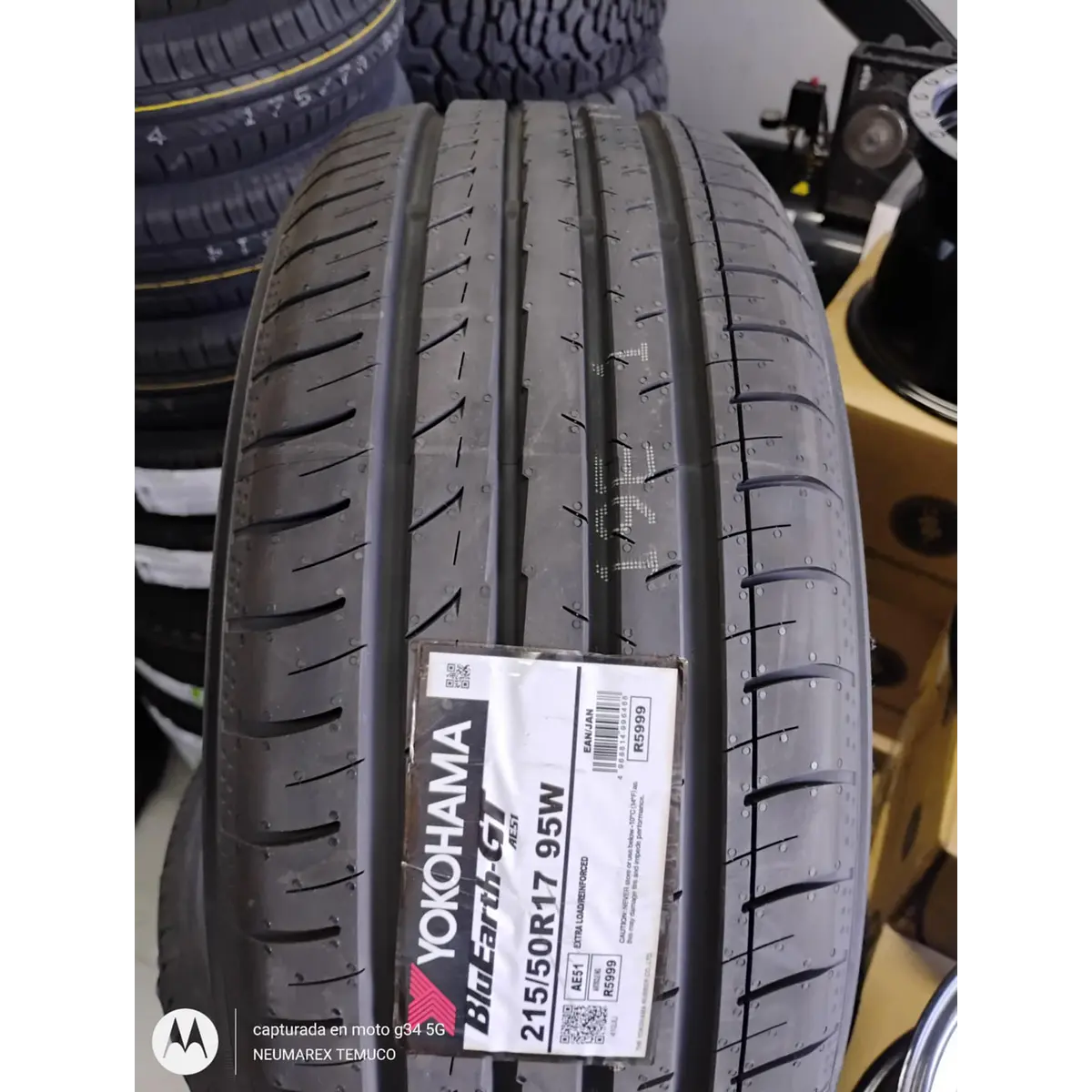 Neumático 215/50R17 95W Yokohama Bluearth Ae51