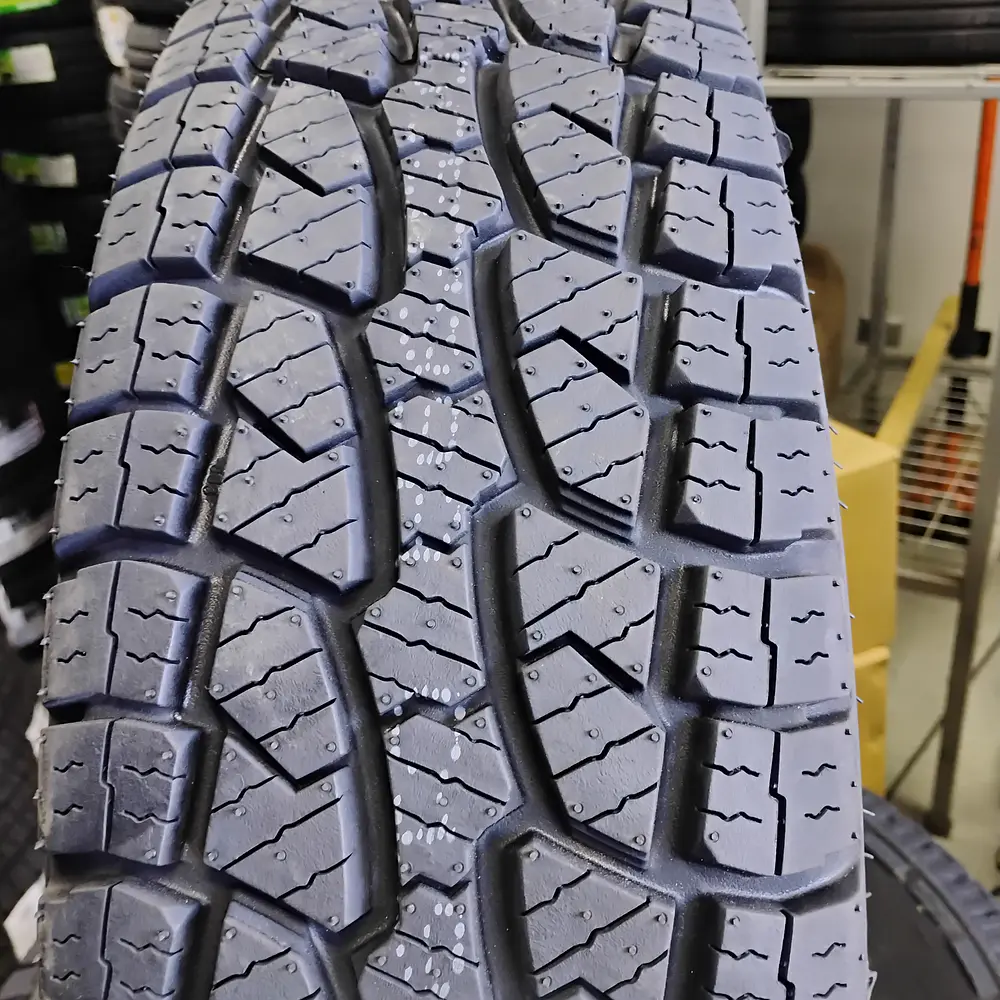 Neumatico 215/75R15 Goodride Sl369 