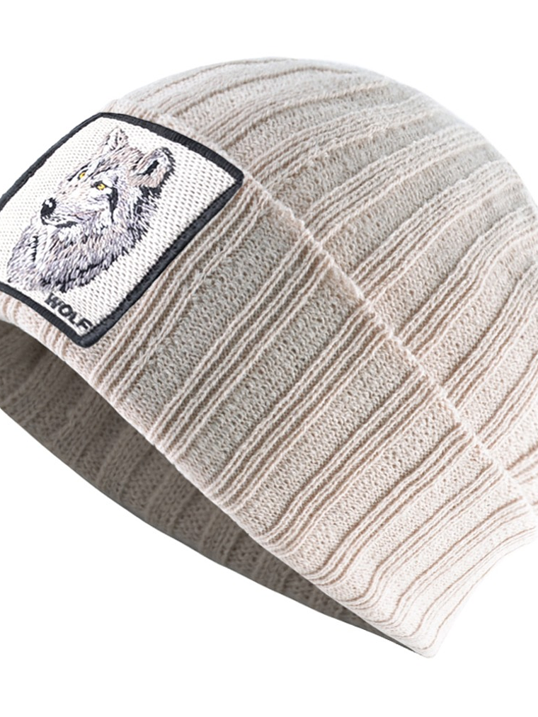 Gorro Lobo Bordado 9