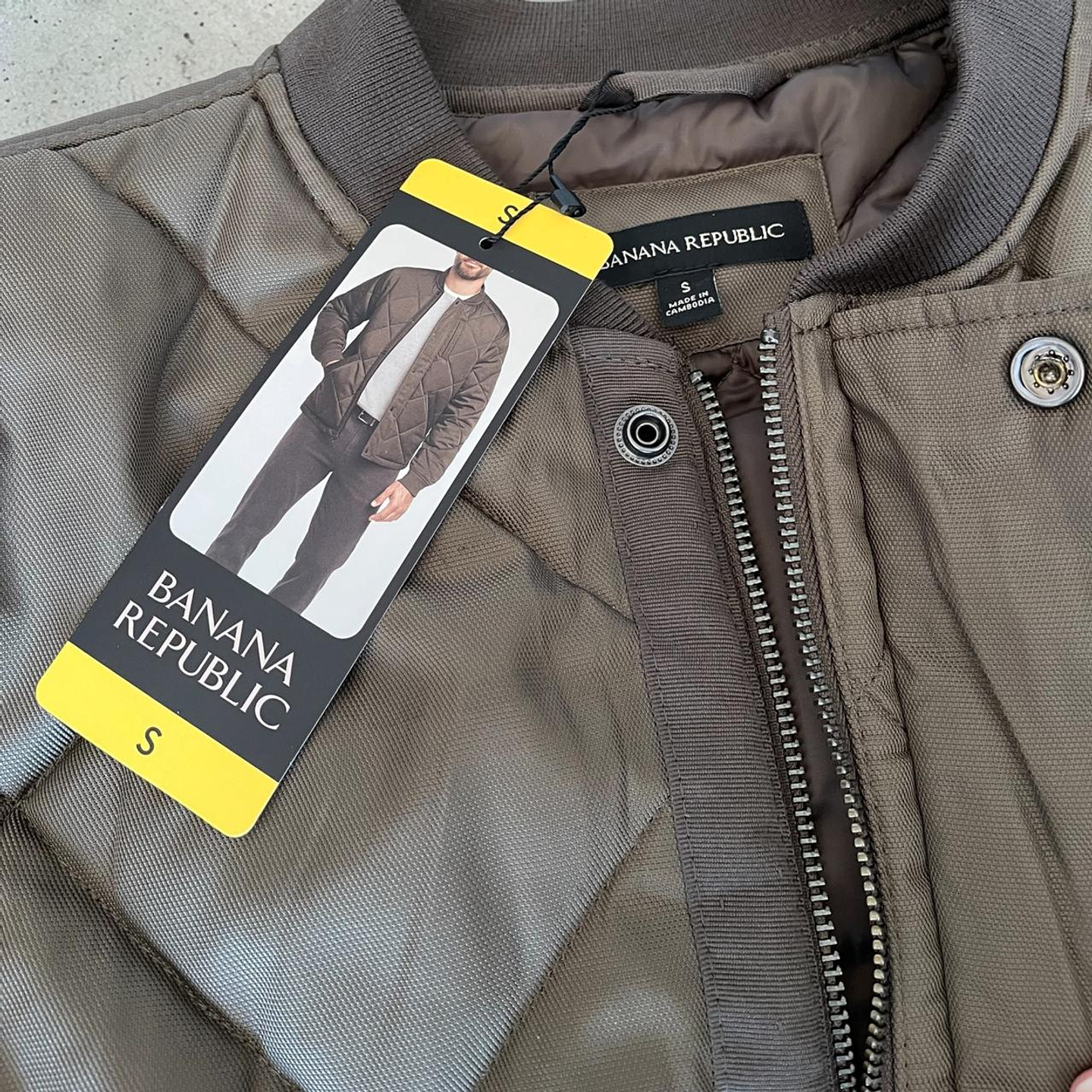 Chaqueta Bomber Quilter verde acolchada Banana Republic 1