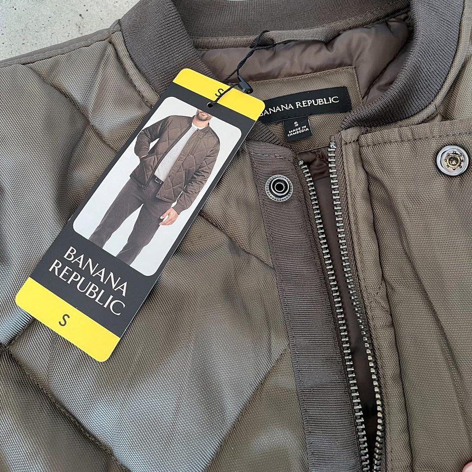 Chaqueta Bomber Quilter verde acolchada Banana Republic 1