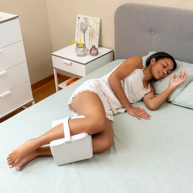 Almofada Ergonómica para Pernas e Joelhos com Espuma de Memória - Design Borboleta e Fita Ajustável 1