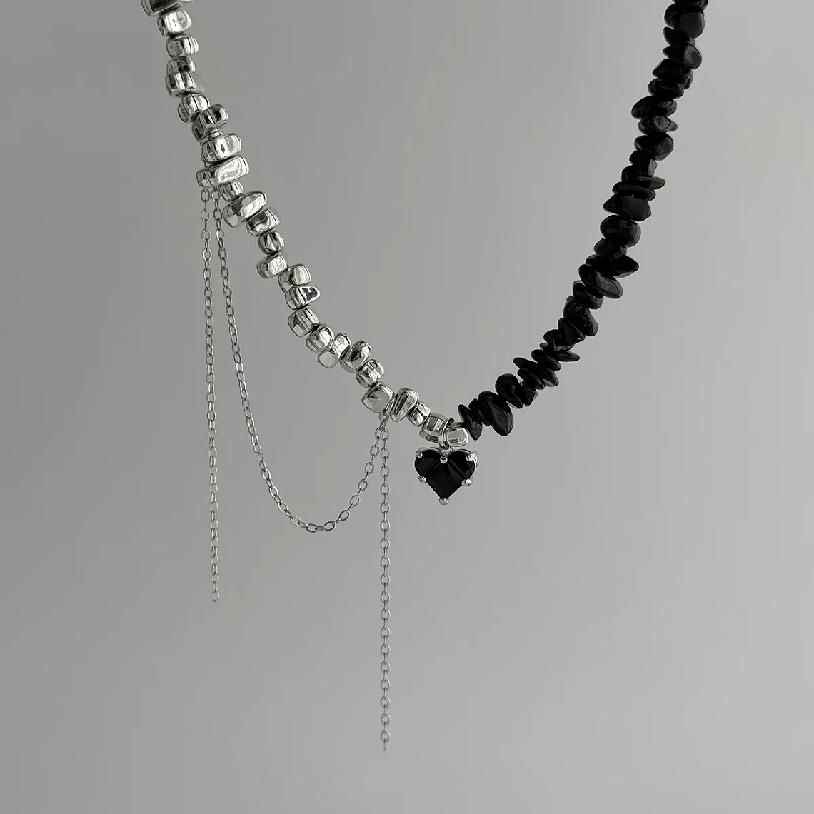Colar Punk Feminino Coração com Correntes e Contas | Acessório de Festa e Dia dos Namorados | Tendência 2024 4