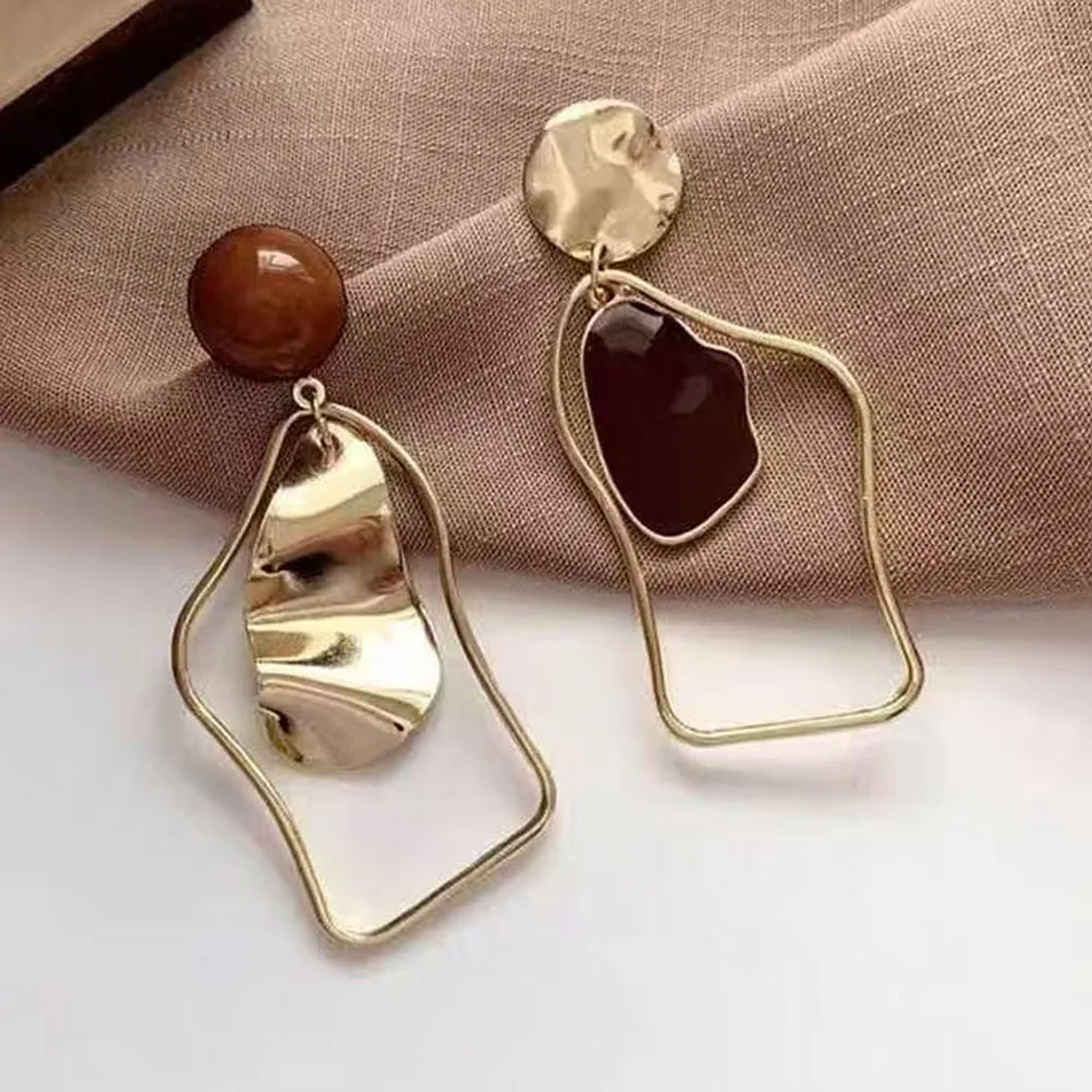 Brincos Borboleta Assimétricos com Zircônia | Design Floral Coreano Moderno | Presente Feminino para Uso Diário 8