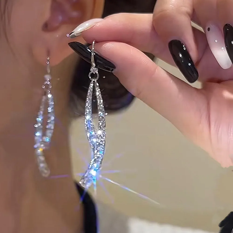 Brincos Cruz Bicolor Vintage Francês | Design Elegante e Único | Para Festa e Presente | Atacado 18