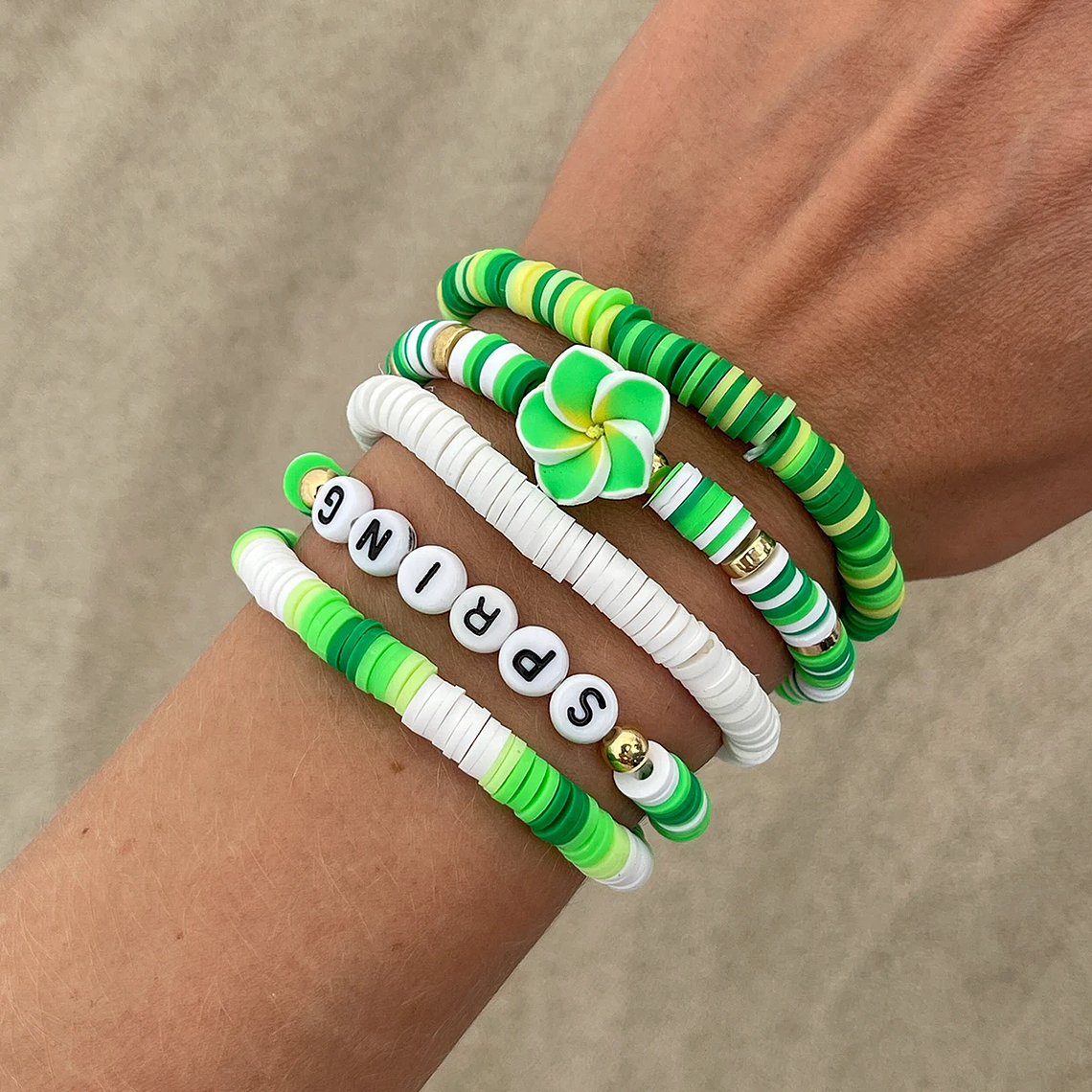 Conjunto de 5 Pulseiras Boho Ingemark - Flores, Tartarugas, Pérolas, Corrente, Estilo Y2K e Verão 8