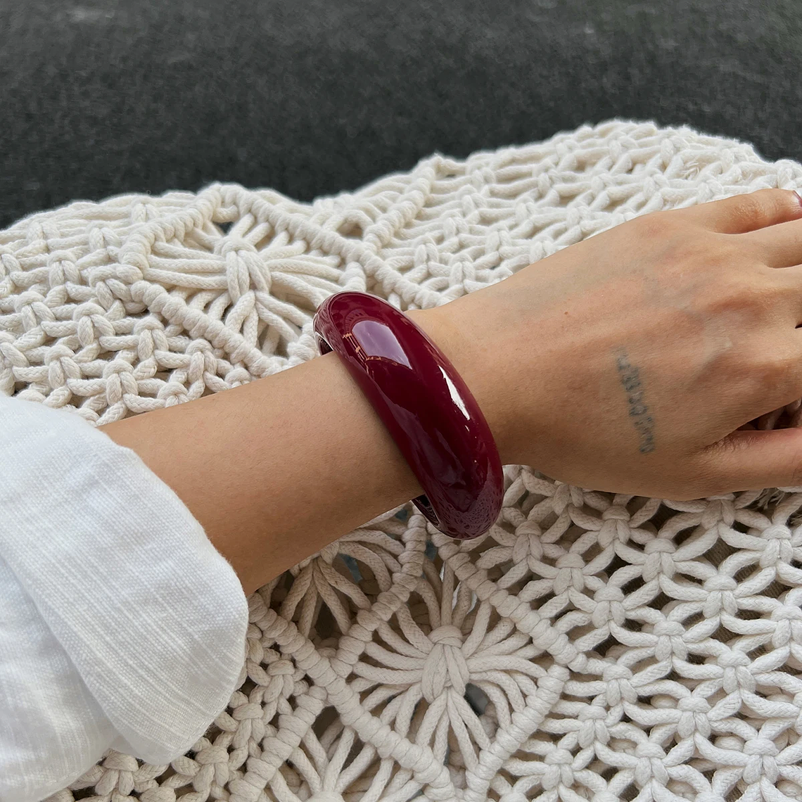 Ingemark Red Resin Bracelet - Vintage, Thick, Irregular Shape, Boho Style, 2025 Trend 7