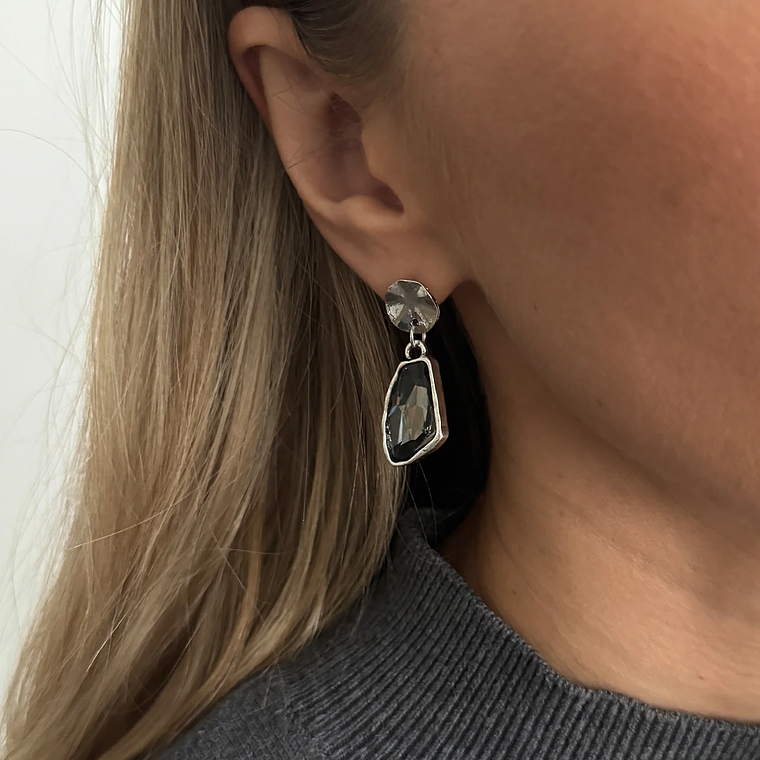 Brincos Góticos Geométricos com Pingente de Acrílico Ingemark | Brincos de Queda em 3 Cores para Mulheres - Presente Fashion 3