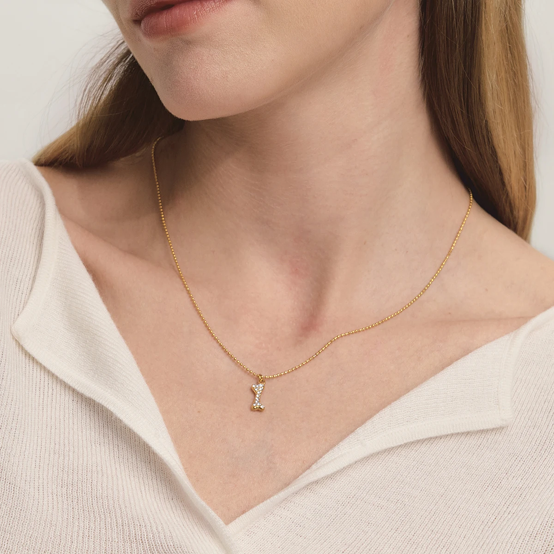 Colar Pingente Ossinho de Cachorro com Strass Branco | Colar Feminino em Aço Inoxidável Banhado a Ouro 18K PVD - Presente Fofo 2