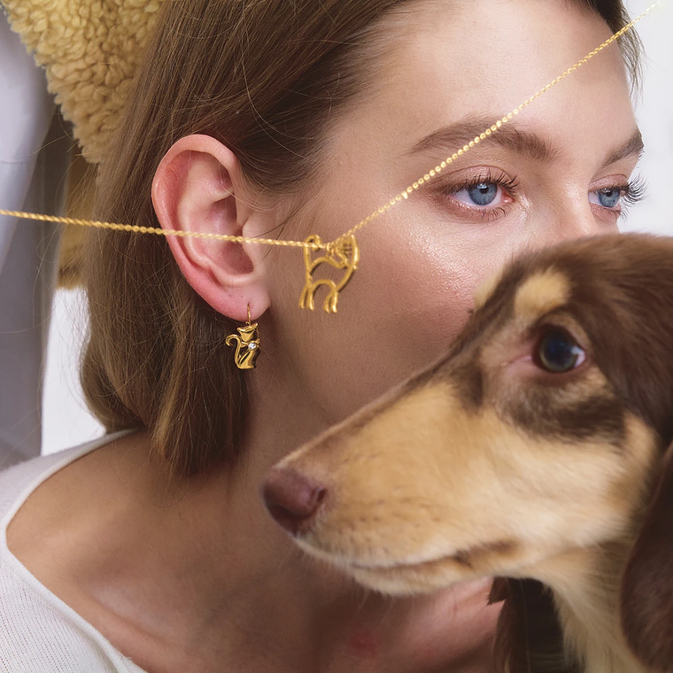 Cat-shaped pendant earrings with white rhinestones | Delicate women's earrings plated in 18K gold - Cute and elegant gift 6