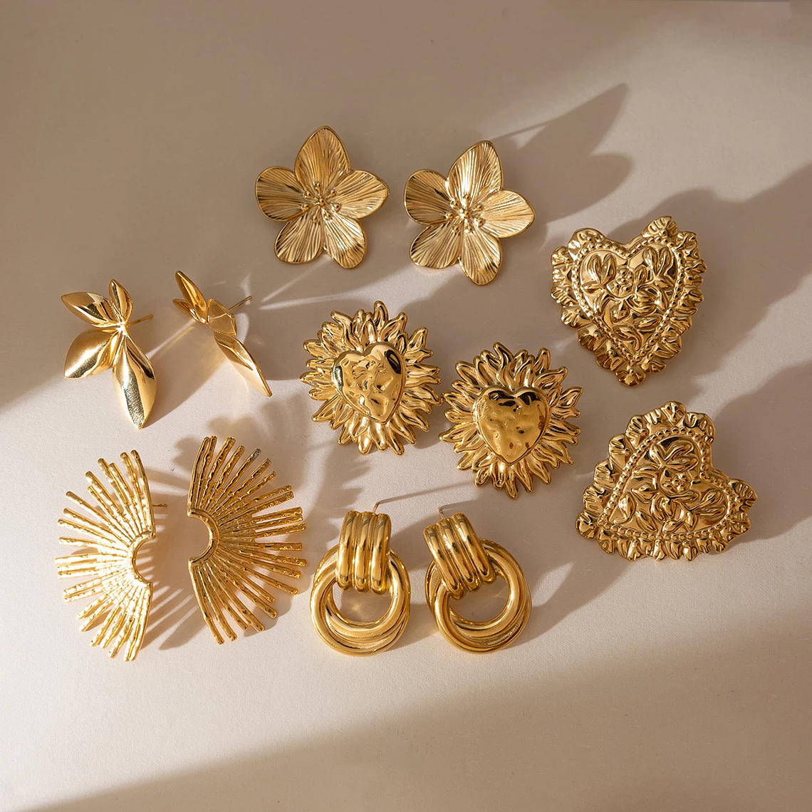 Brincos de Pressão Flor e Coração Banhado a Ouro 18K PVD | Brincos Femininos em Aço Inoxidável à Prova d'Água - Presente Delicado 4