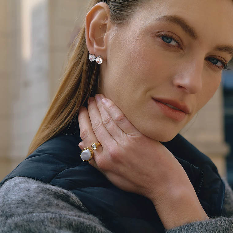 Anel Aberto com Pérola Falsa e Zircônia Banhado a Ouro 18K | Anel Feminino em Aço Inoxidável e Resina - Presente Delicado 6