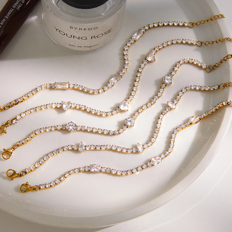 Pulseira Tennis Coração Gota d'Água Branca | Zircónia, Banho a Ouro 18K | Pulseira Clássica e Elegante para Mulheres 4