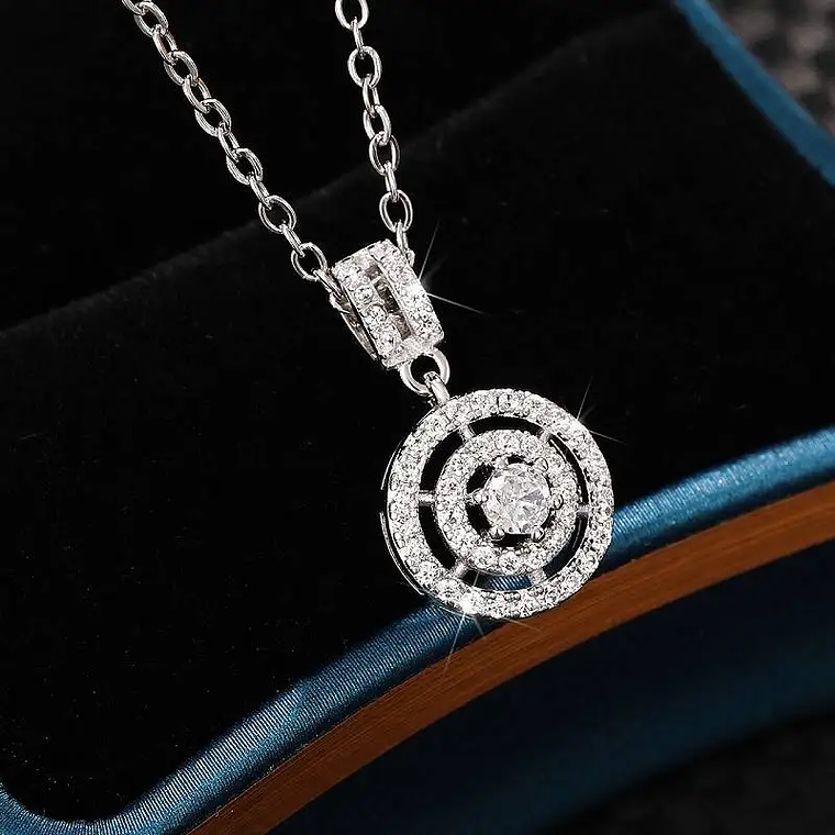 Colar Pingente Design Circular Huitan com CZ Brilhante | Colar Feminino Elegante para Festas e Aniversários 1