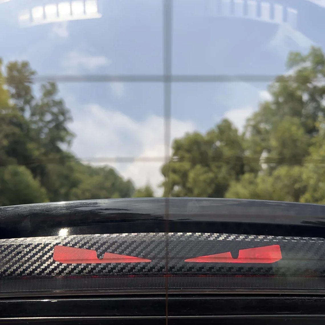 Autocolante Olhos de Monstro para Luzes Traseiras Carro | Projeção Noturna, Padrão Fibra de Carbono 2