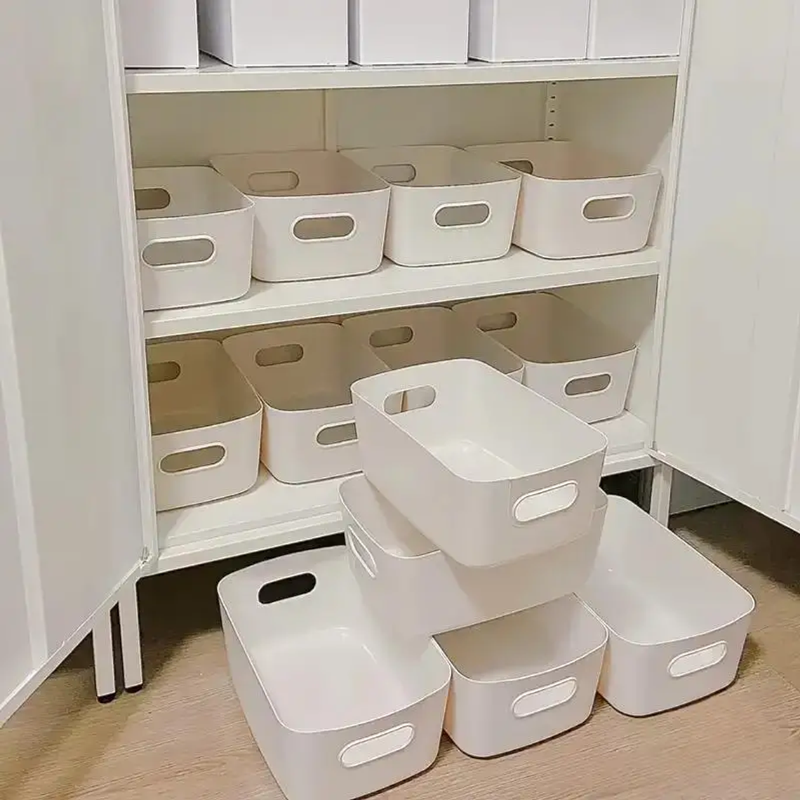 Plastic Storage Boxes 10 Pieces | Large Capacity with Stackable Lids 1