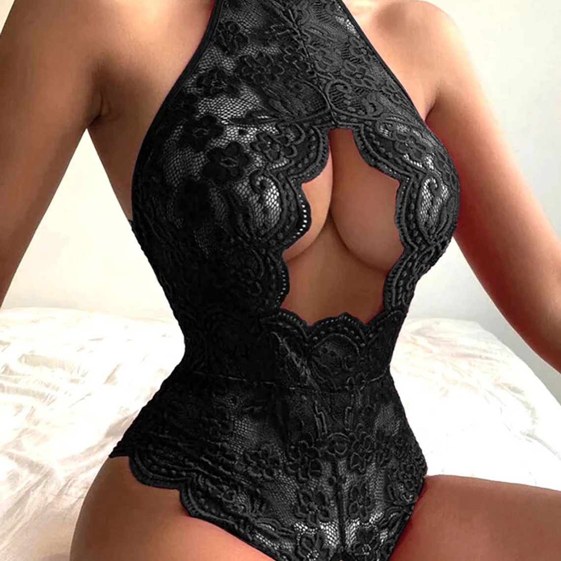 Body de Renda Transparente com Decote Profundo e Costas Abertas - Macacão Lingerie Sensual | BabyDoll Ousado 7